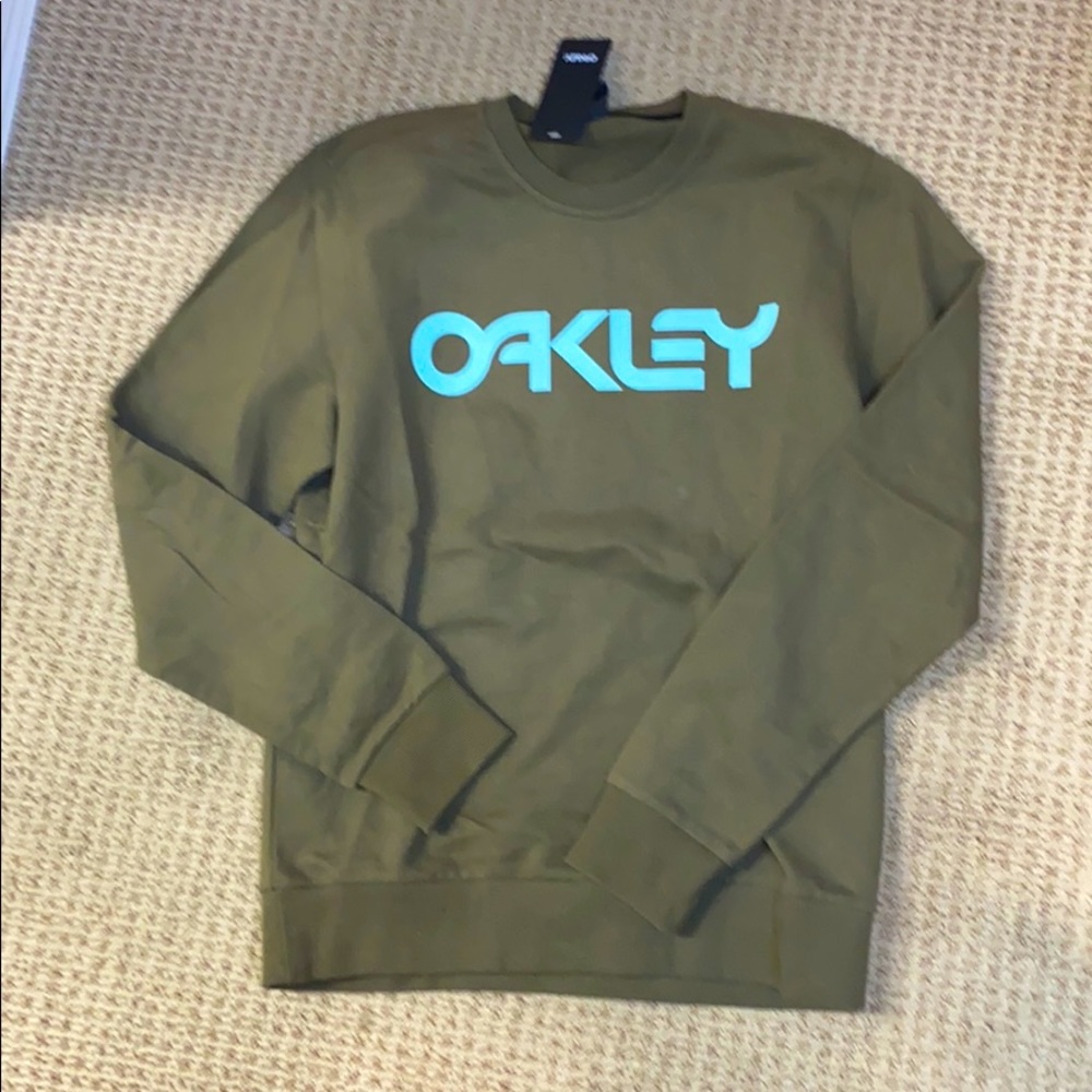 Oakley men’s crewneck sweater. Size L. Like new.